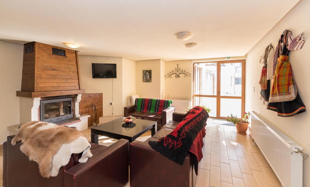Charming Ski Apartments Near Gondola & Bar Street, Cedar Lodge 1 Complex Bansko Exterior foto